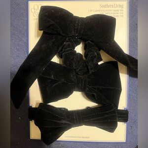 3 piece Holiday Bow set